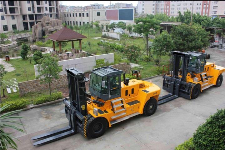 Wózek widłowy o dużej ładowności 25 ton Heavy duty forklift 25 ton