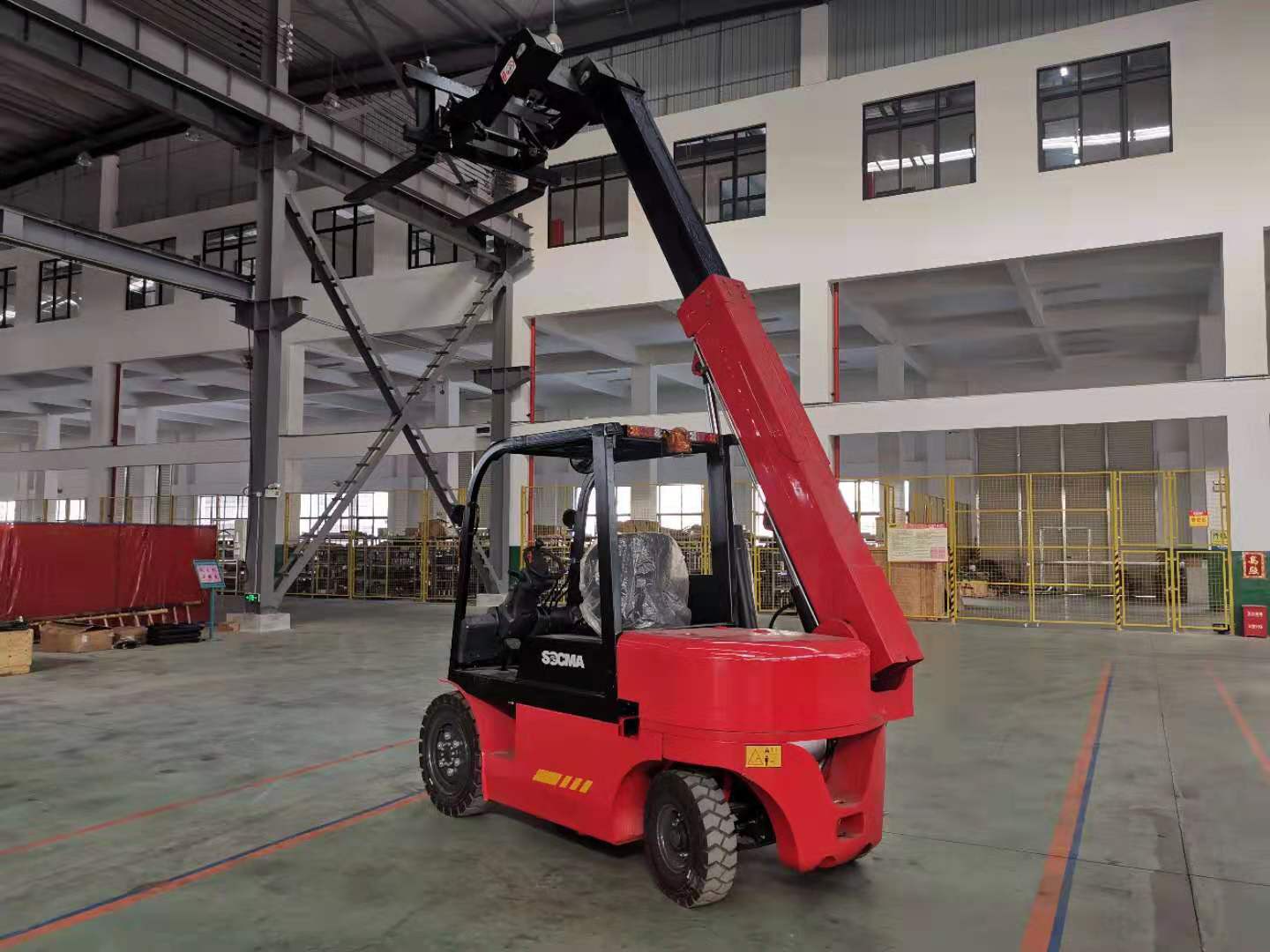 SOCMA mini telehandler (2)