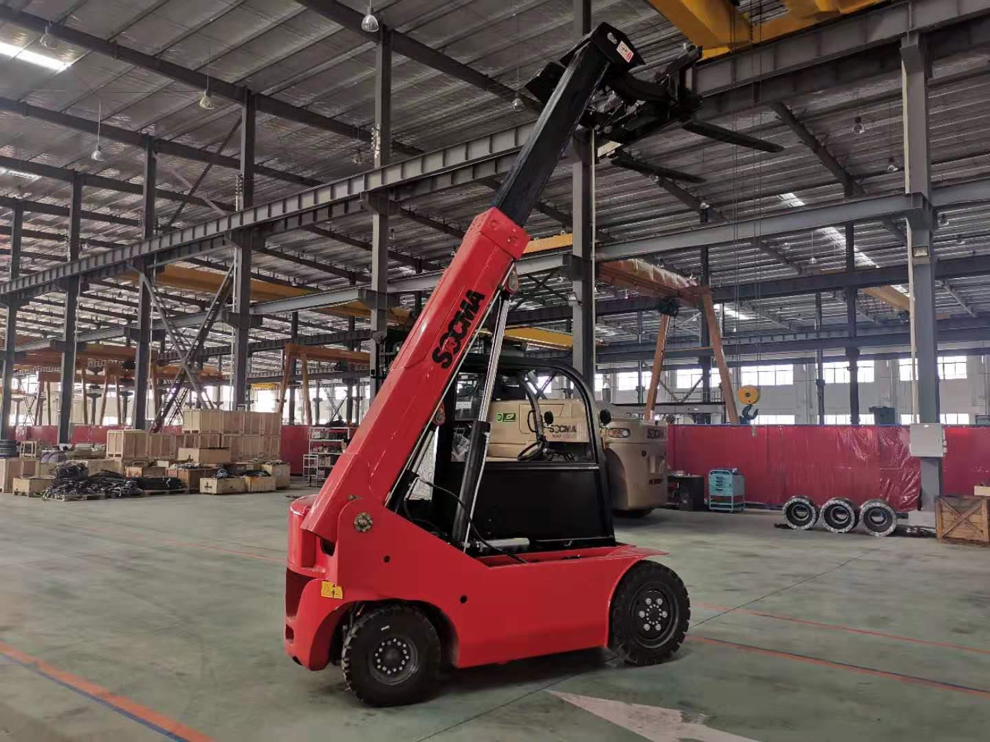 SOCMA mini telehandler (5)