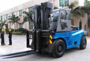Kompaktowy wózek widłowy Diesel 15 t Heavy Duty