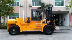 25-tonowy sprzęt do podnoszenia wózków widłowych z silnikiem wysokoprężnym