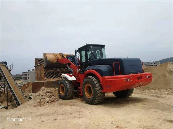 Big Forklift Trucks 36 Ton For Heavy Duty Cargo