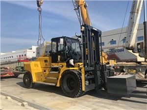 16-tonowy wózek widłowy diesel i betonowy prefabrykowany wózek widłowy pusty / ciężki transport kontenerów Reach Stacker